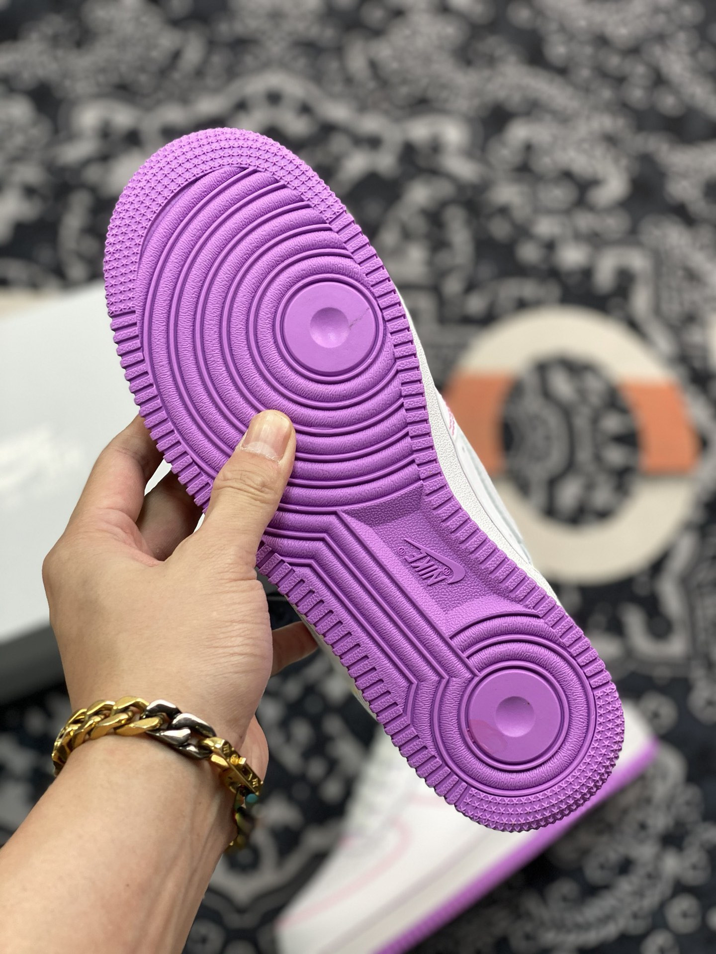 Nike Air Force 1 Low GS ‘Contrast Stitch Fuchsia Glow’ For Sale